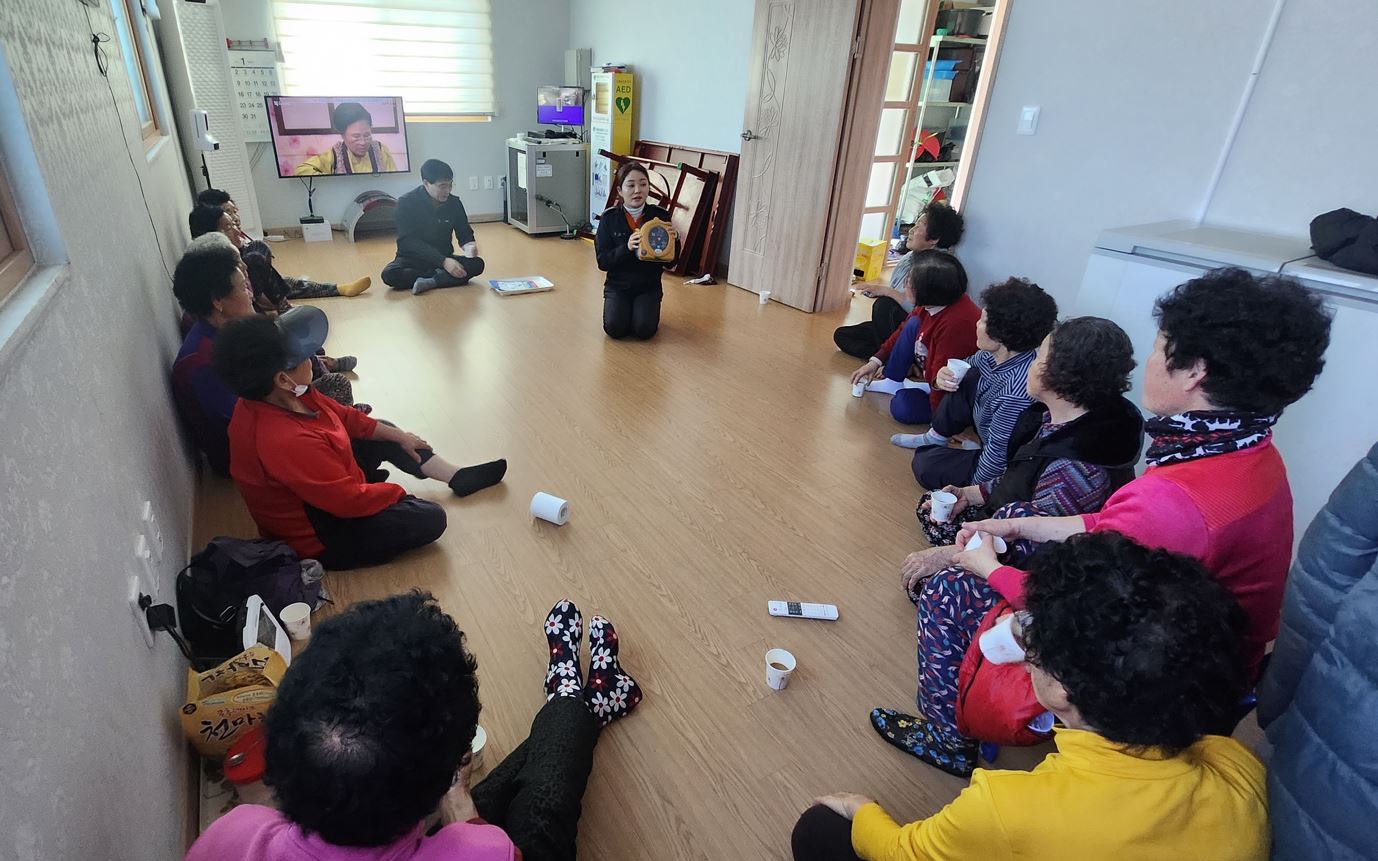 고령층 화재나면 살펴서 대피 소방안전교육3