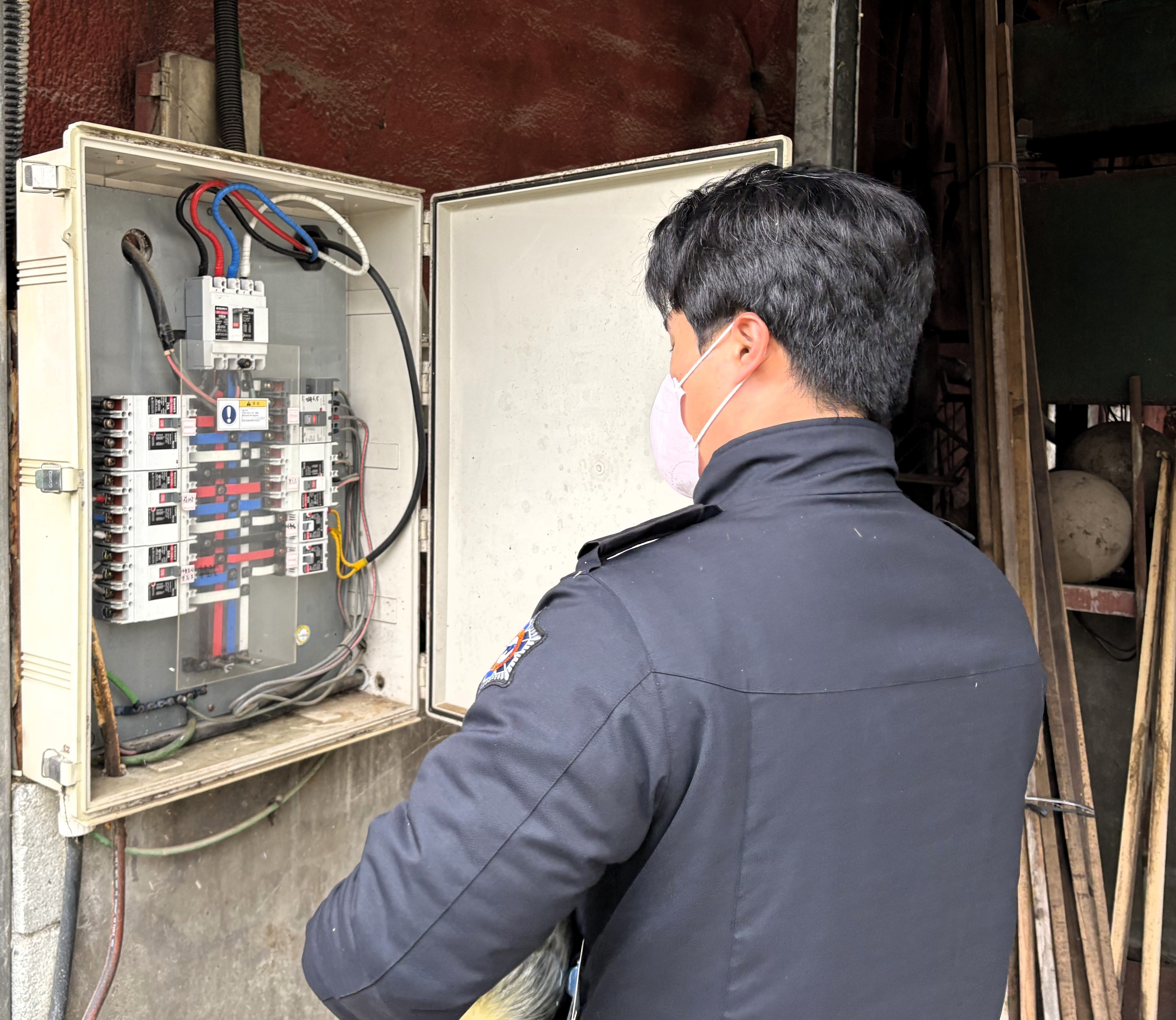 2026. 1. 7.(수) 겨울철 전기화재 저감 위해 축사·동물병원 현장 예방활동 강화2