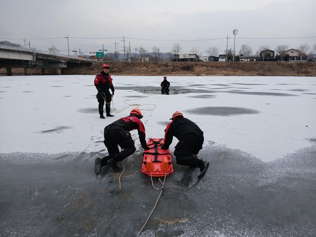 겨울철 빙상사고 대비 특별구조훈련3