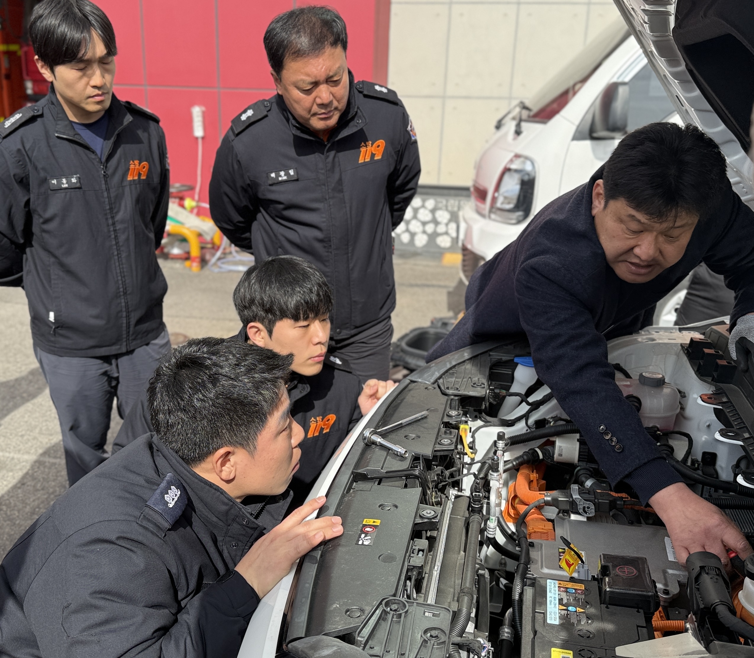 2026. 2. 26. (목) 전주덕진소방서, 전기차 화재 대응능력 강화 전문교육 실시